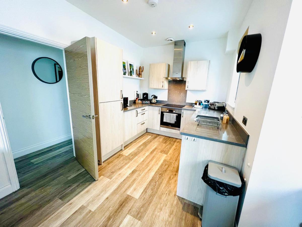 The Penthouse Margate, Balconies, Sea View, Gated Parking, Air Con! * Margate