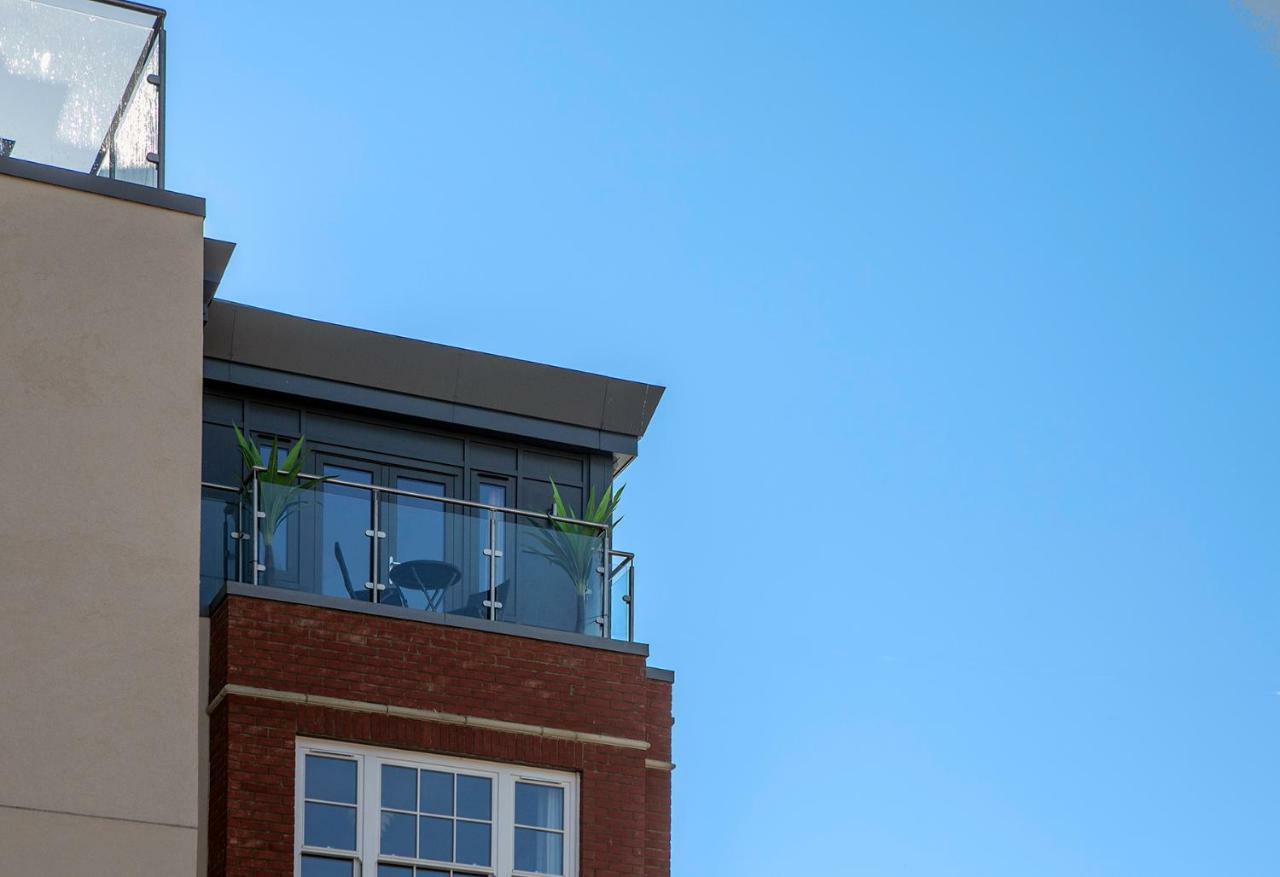 The Penthouse Margate, Balconies, Sea View, Gated Parking, Air Con! Apartment