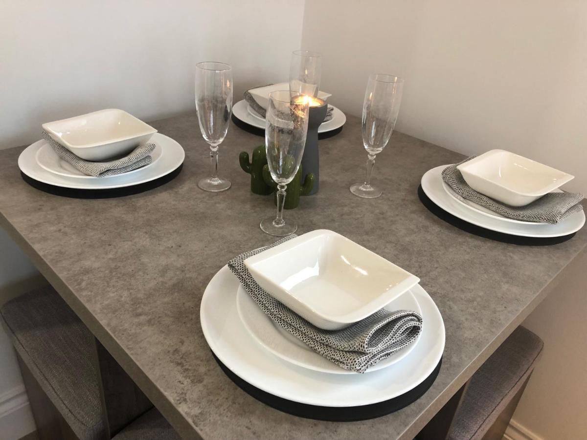 The Penthouse Margate, Balconies, Sea View, Gated Parking, Air Con! Apartment Margate